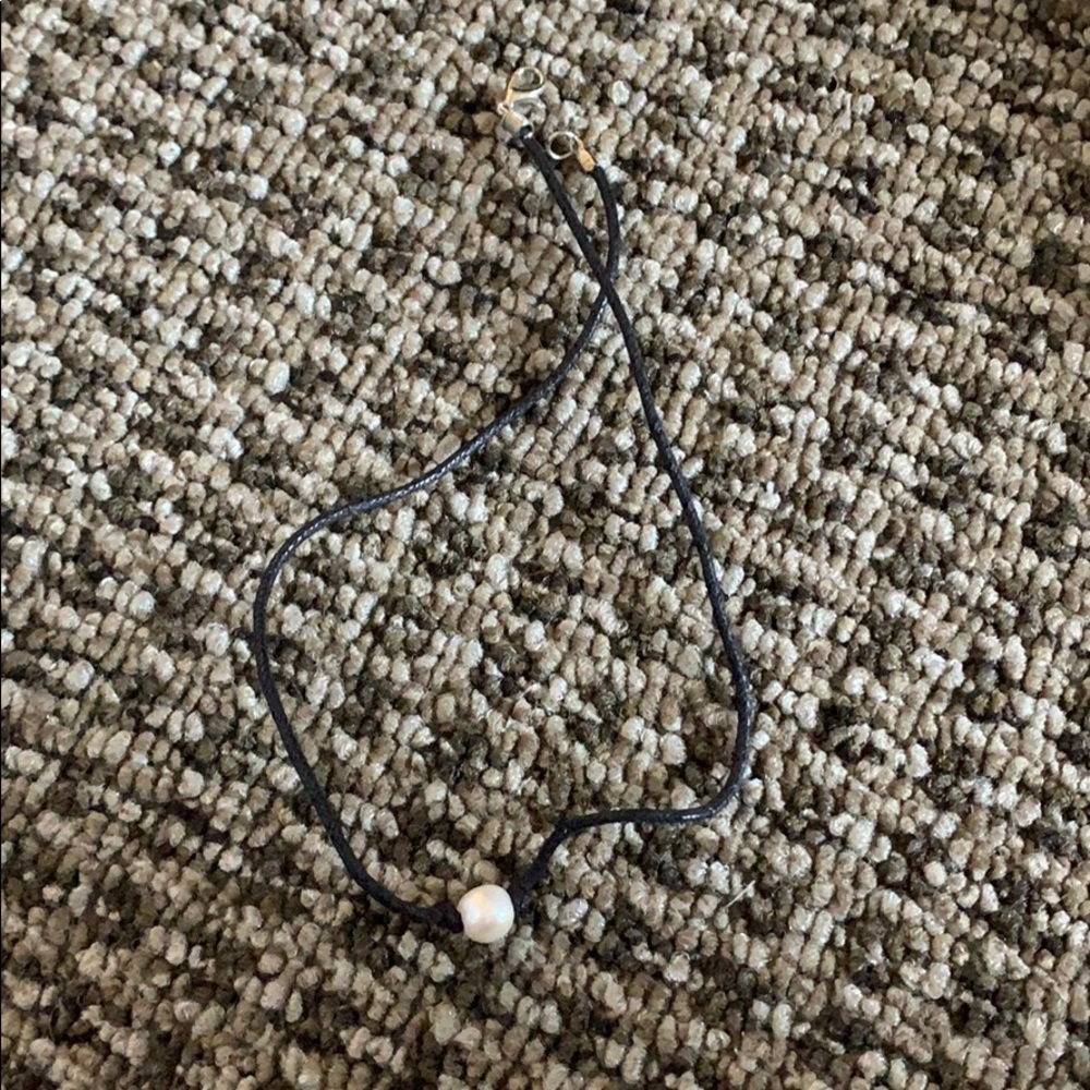 Black Chocker w/ Pearl